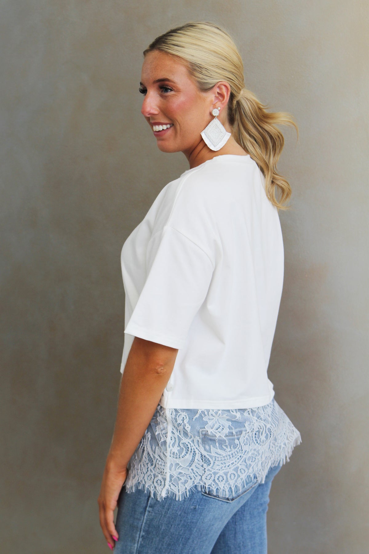 Short Sleeve T-Shirt w/ Wide Lace Hem