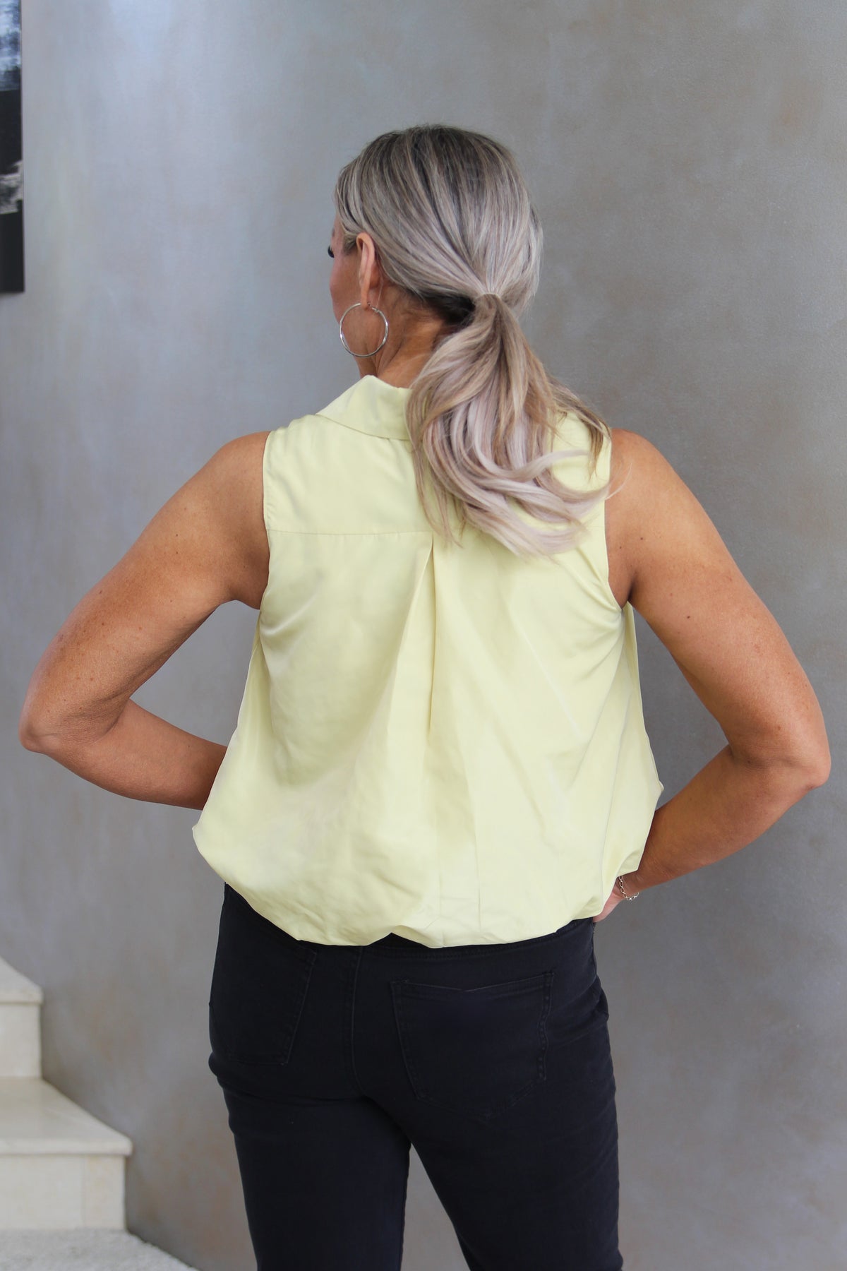 Sleeveless Quarter Zip Bubble Top