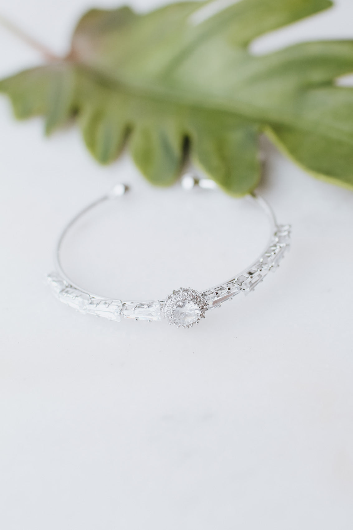 Sideway Stone Rhinestone Flower Middle Bangle