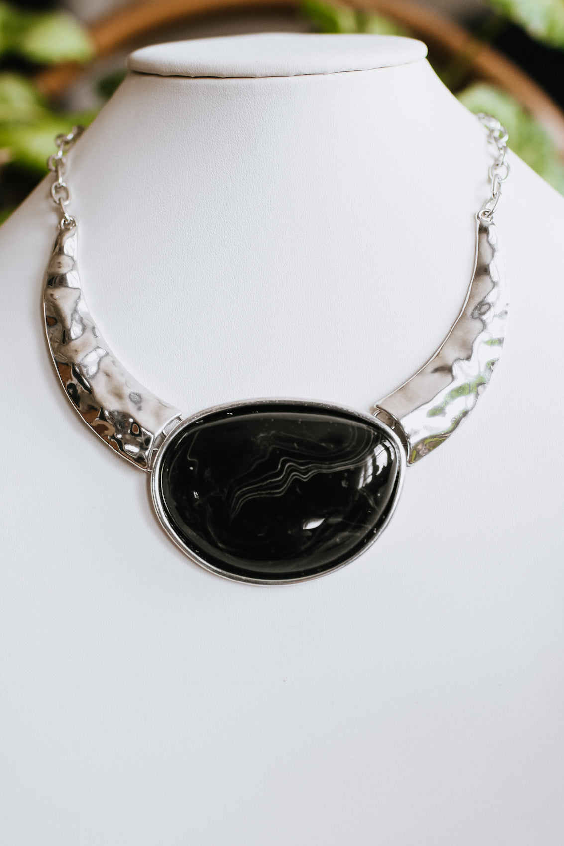 Large Oval Stone Metal Plate Sides Necklace