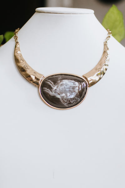 Large Oval Stone Metal Plate Sides Necklace