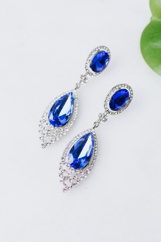 Narrow Teardrop Point Bottom Earring